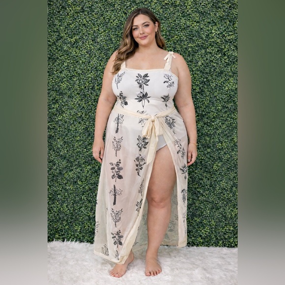 Other - Nwt boutique Floral Print‎ Swimsuit and Cover-Up Set